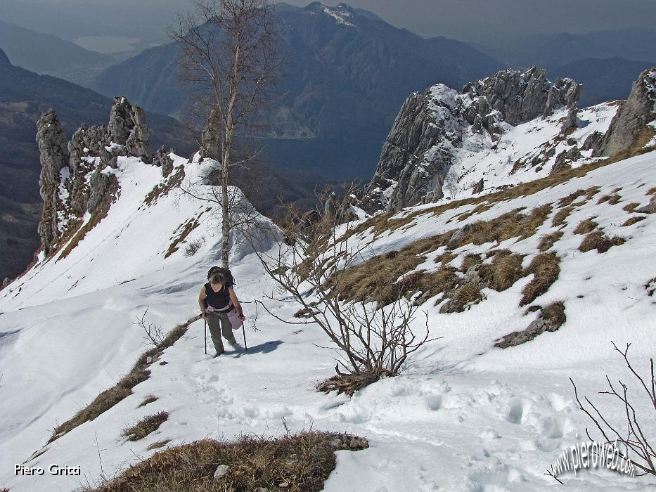 52 Lontano i laghi.jpg